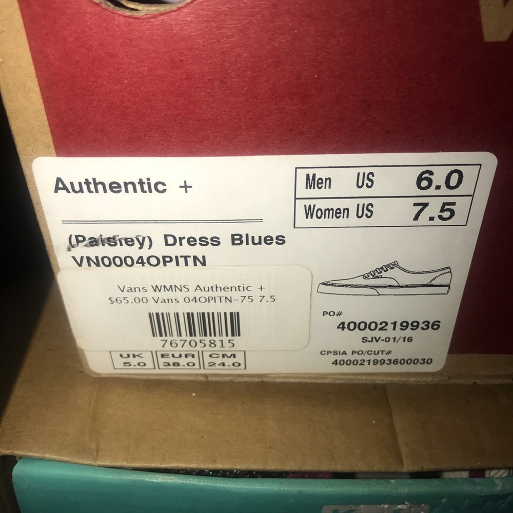 Vans - Picture 5 of 5
